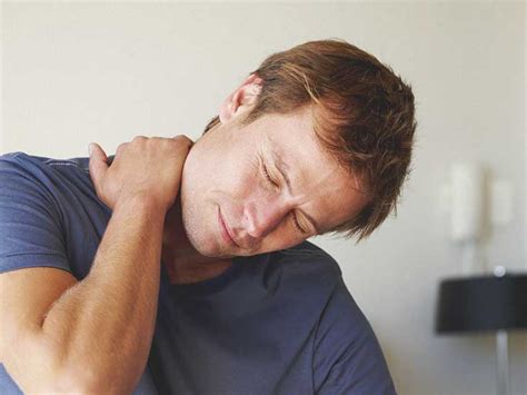 neck cracking benefits  risks