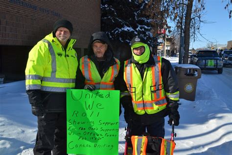 Local Yellow Vests Show Their Support Sasktoday Ca
