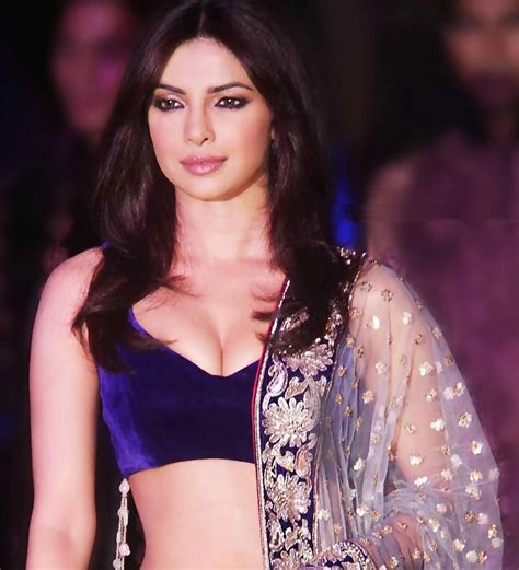 high quality bollywood celebrity pictures priyanka chopra hottest cleavage show in saree