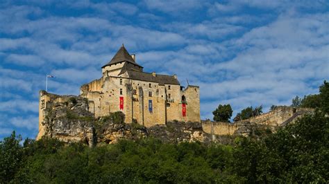 le chateau de castelnaud la chapelle en dordogne ou lart de fortifier vallee de la dordogne
