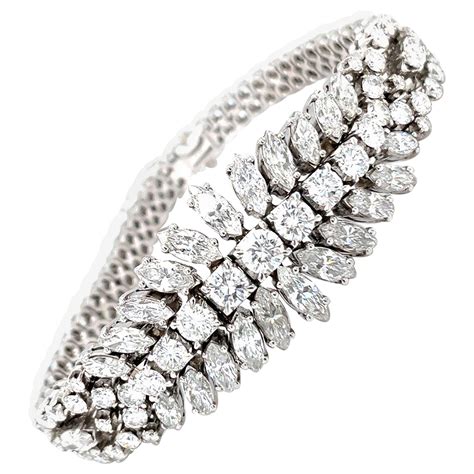 Flower Diamond Bracelet 18 Karat White Gold 13 18 Carat G I Color Si Vs