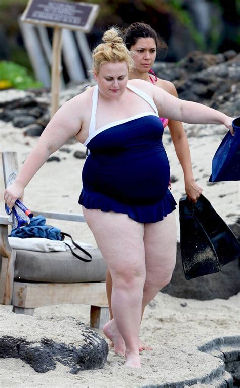 Rebel Wilson Rocks A Retro Swimsuit In Hawaii—see The Pic