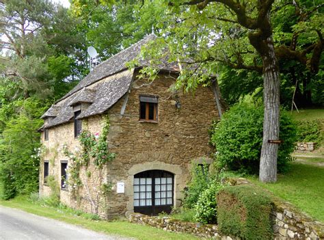 pintoresca casa de piedra en la region del lote francia