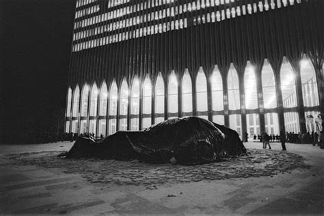 the body of king kong lies in the wtc plaza after fallin… flickr
