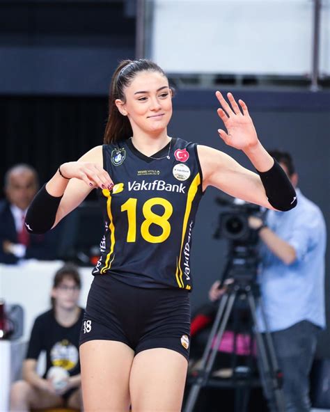 Zehra Gunes Trending 6 6 Volleyball Player From Turkey Discussions