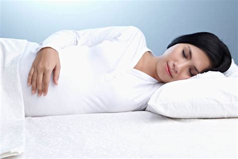 posisi tidur terburuk ibu hamil  dilakukan berbahaya