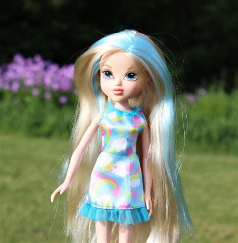 stopmom moxie girlz sunkissed magic hair doll review stopmom
