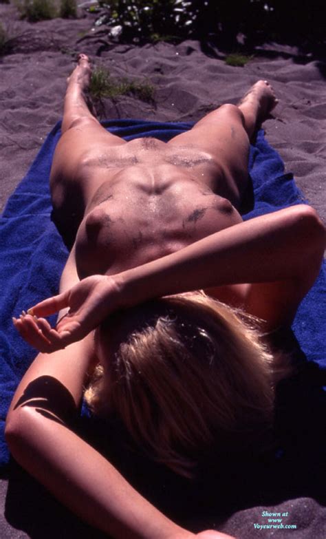 nude amateur at the beach october 2010 voyeur web