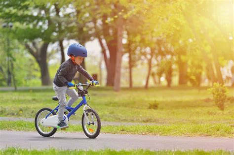 teach  kid  ride  bike gearjunkie
