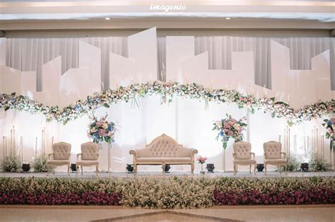 resepsi pernikahan  tema dekorasi putih  indoor wedding