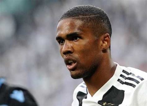 douglas costa bio net worth transfer injury current team nationality age facts wife