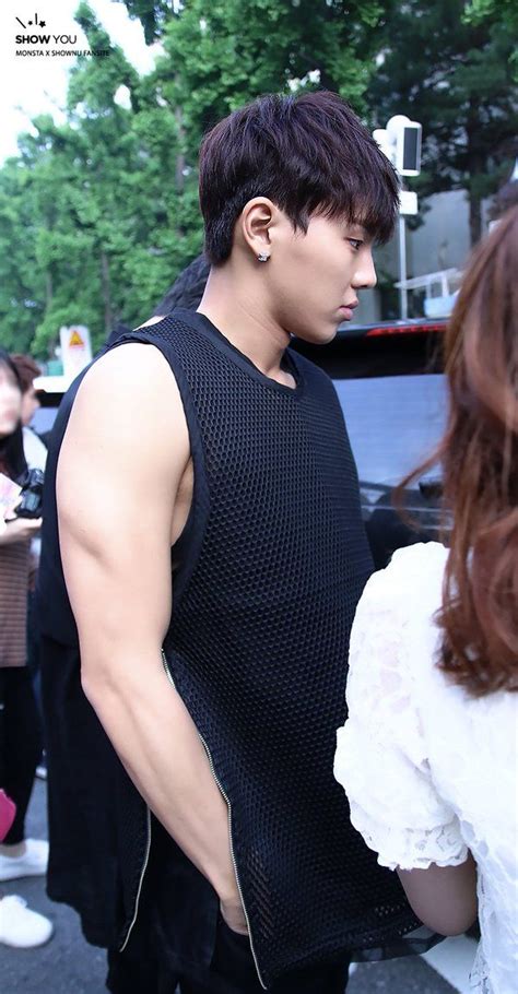 29 Completely Necessary Photos Of Shownu S Arms Koreaboo