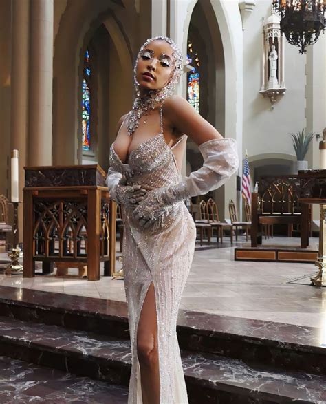 Tinashe Shows Off Her Boobs In Church 10 Photos Thefappening
