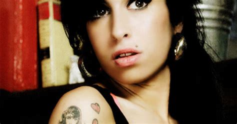 Amy Winehouse Navrhuje Pro Fred Perry