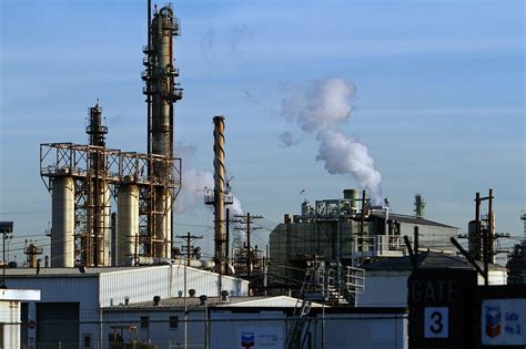 epa targets oil refineries emissions  neighborhoods chicago tribune