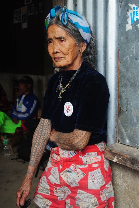 Apo Whang Od The 95 Year Old Tattoo Artist From Kalinga Old Tattoos