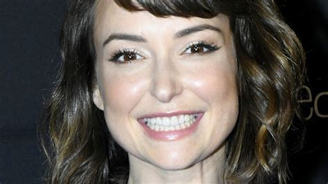 Heres How Much The Atandt Girl Milana Vayntrub Is Really Worth