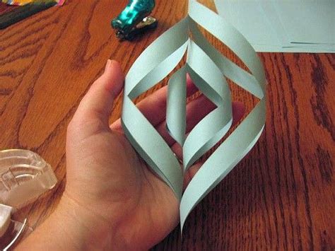 How To Make A 3d Paper Snowflake 12 Steps With Pictures 3d Paper