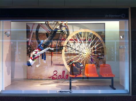 de bijenkorf den haag urban playground shop windows visual display visual merchandising