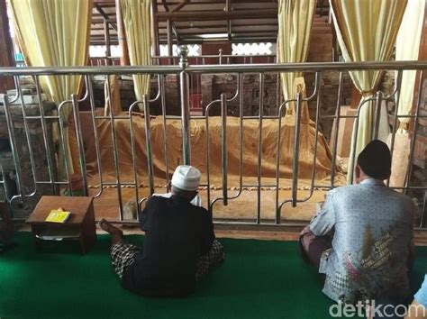Menengok Makam Pangeran Mekah Di Kediri Ramai Peziarah Saat Ramadhan