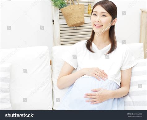Pregnant Japanese Girl
