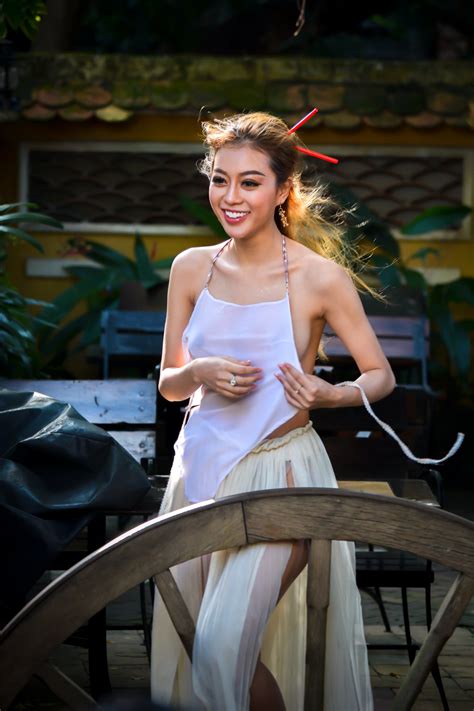 slut vietnam model lâm gia tuệ sexy wet ao yem