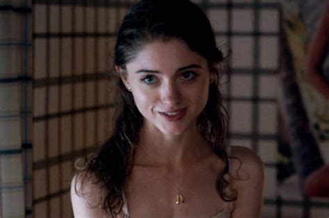 stranger things season 3 could go kinky as natalia dyer shares hot pic