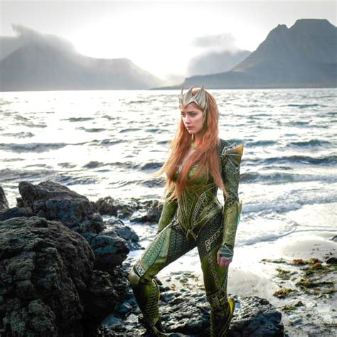 Here S Your First Look At Amber Heard As Mera In Justice