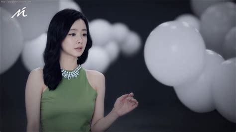 Netizens Criticize Hong Soo Ah S Plastic Appearance At Seoul Fashion Week