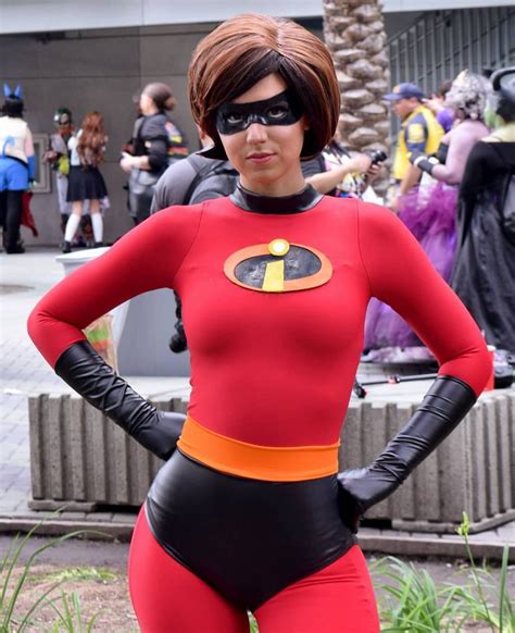 elastigirl cosplay at wondercon by robincyn who s excited for the sequel it looks like it s