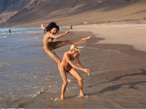 nude share beach beach kung fu