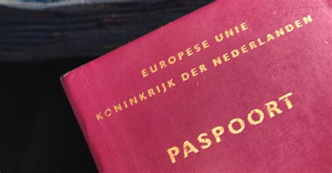 de meesten weten niet eens dat ik een nederlands paspoort heb curacaonu