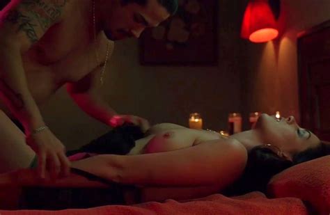 anne hathaway hot actress nude sex scene in havoc 40 pics