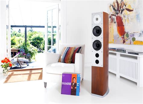 audiovector announces sr series loudspeakers stereonet australia  fi news  reviews