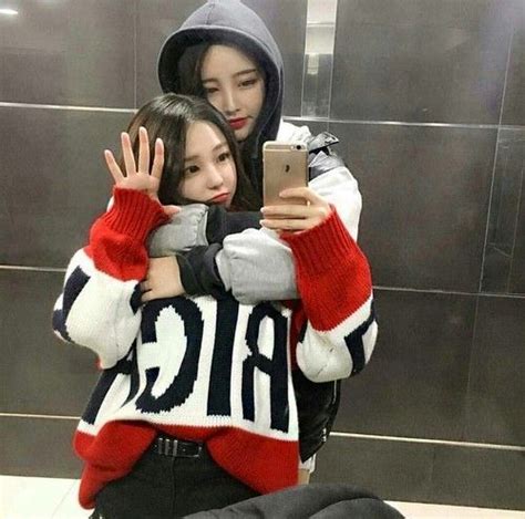 pin by 海 on couples korean best friends girl couple ulzzang girls