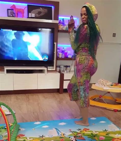 photos adaeze yobo twerks her butt off in new instagram video