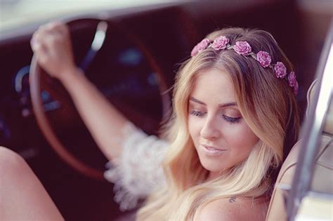 photo fridays 60 s hippie boudoir session glamour and grace