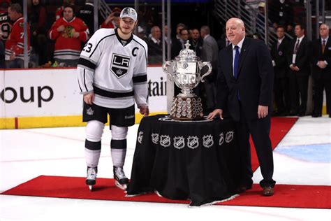 kings head to stanley cup finals after beating blackhawks 5 4 in game 7 89 3 kpcc