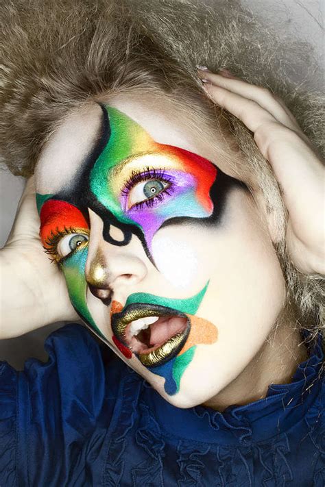 20 Messy Face Paint Looks