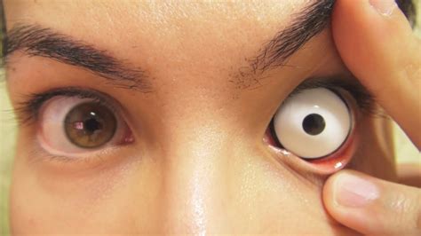 how to insert and remove manson sclera contact lenses