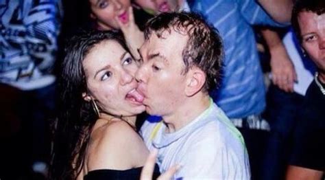 Kissing Fails That Are Seriously Cringe Worthy 30 Pics