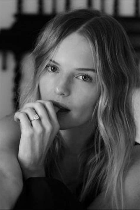 kate bosworth tweets photo of engagement ring