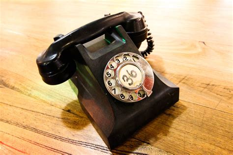 early  telephone renovators paradise  phones