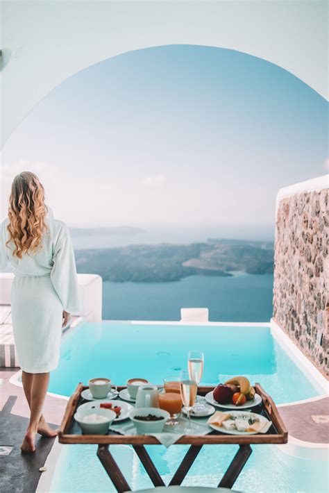 Top 10 Cheap Hotels In Oia Santorini Itsallbee Solo Travel