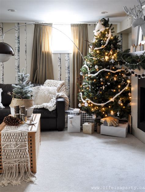 cozy christmas family room decor