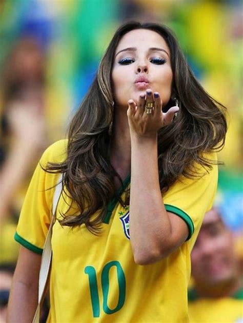 brazil female football fans are queens of the world cup voetbal