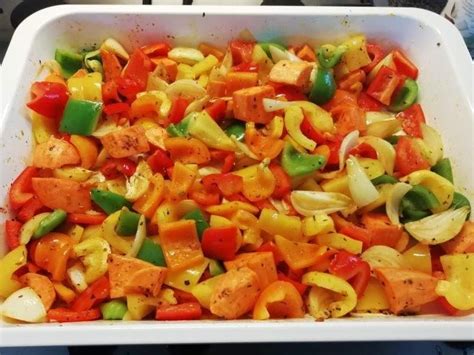 paprika met zoete aardappel en kip uit de oven recept   geroosterde groenten zoete