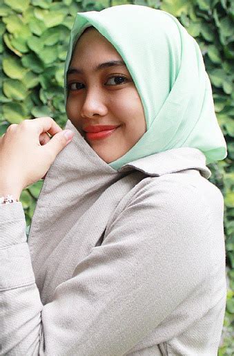 mengenal islamia aprilia hijabers yang jadi desainer di usia remaja