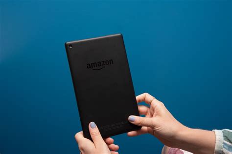 amazon fire hd   gen review  entry level tablet  lives    price tag