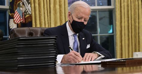 president biden signs series  executive orders   day  office christian news headlines